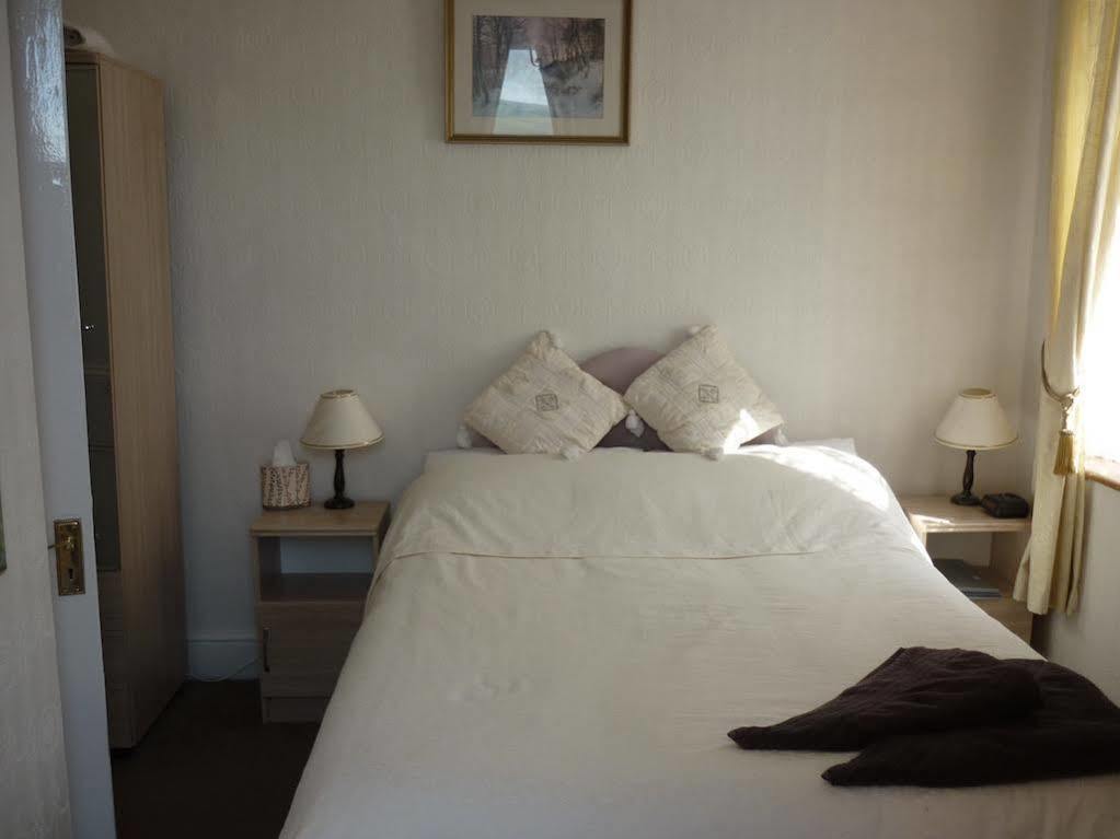 Greylands Guest House Llandrindod Wells Exterior foto
